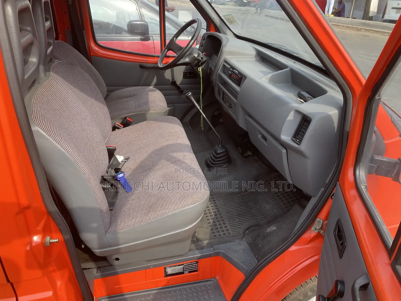 Ford Transit 2004 Orange