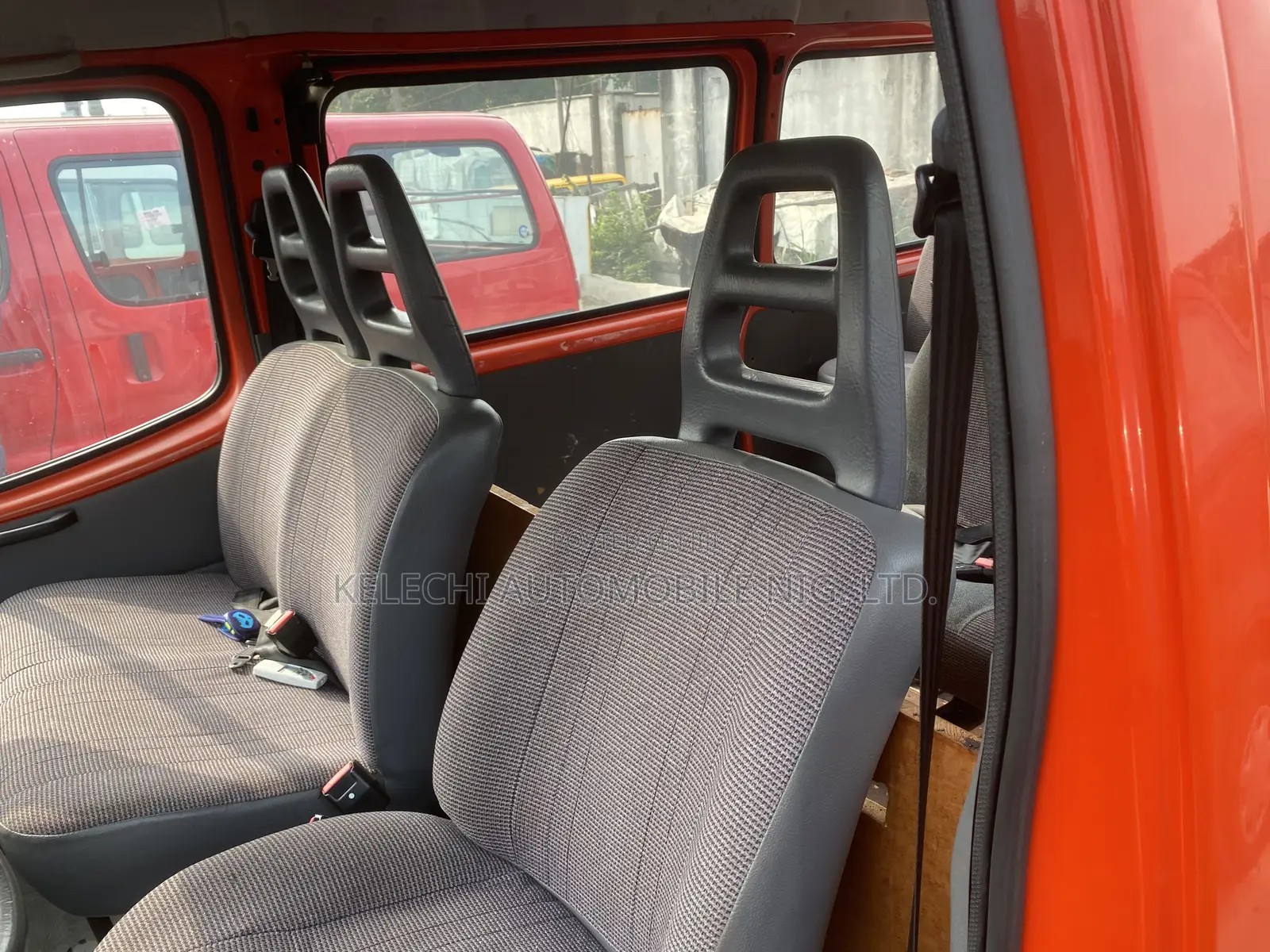 Ford Transit 2004 Orange