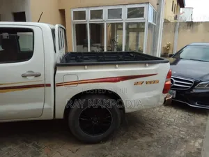 Toyota Hilux 2.0 VVT-i 2012 White