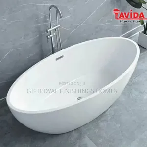 White Quality Acrylic Bathtub