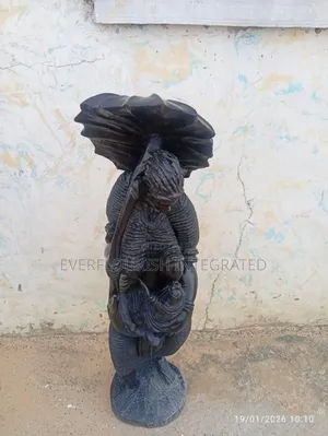 Wood Sculpture Carving Work Mother and Child With Umbrella