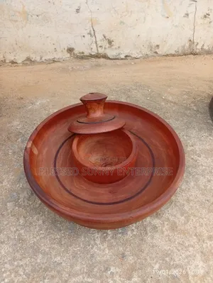 Carver Sculpture Wooden Kola Nut Plate