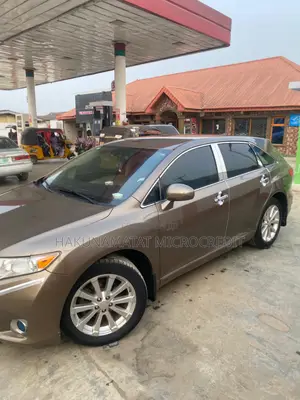 Toyota Venza 2010 Gold