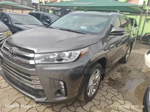 Toyota Highlander Limited Platinum V6 4x2 (3.5L 6cyl 6A) 2016 Gray