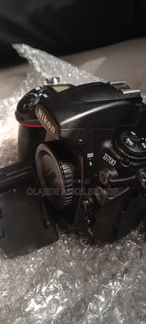 Nikon D700 Full Frame Camera With 64gb Cf Card
