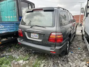 Toyota Land Cruiser 2004 Gray