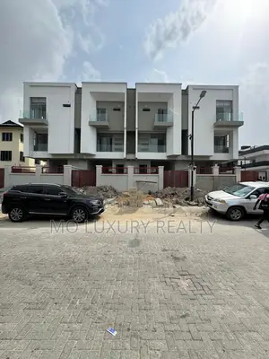 4bdrm Townhouse/Terrace in Lekki Phase 1 for sale