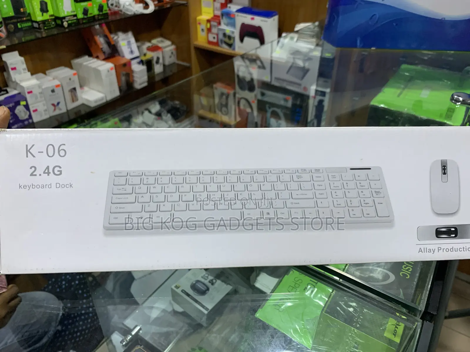 Universal Keyboard With Mouse