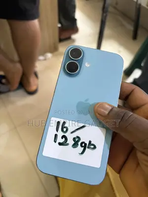 Apple iPhone 16 128 GB Green