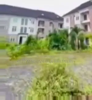20bdrm Block of Flats in Dr Peter Odili , for sale