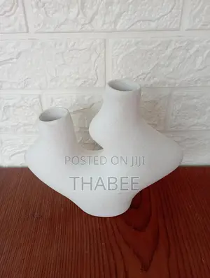 Wavy U Nordic Vase Milky White