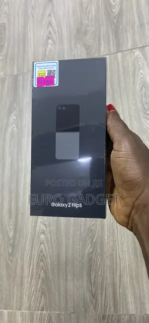 New Samsung Galaxy Z Flip 5 256 GB