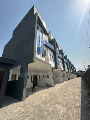 4bdrm Townhouse/Terrace in Ikate for sale