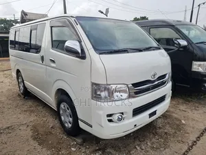 Toyota HiAce 2013 White