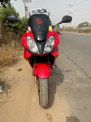 Honda VF 2006 Red