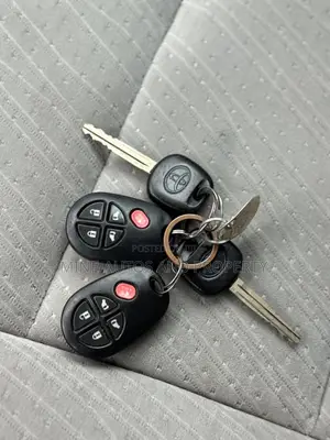 Toyota Sienna LE Mobility FWD 2019 Black