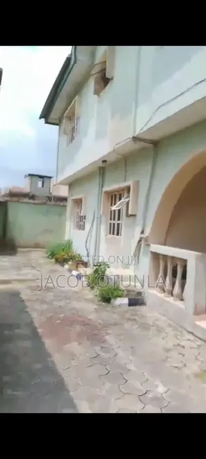 Furnished 5bdrm Duplex in Estate, Awoyaya for sale