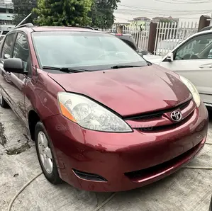 Toyota Sienna 2007 Red