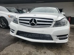 Mercedes-Benz C300 Luxury 4Matic Sedan AWD (3.5L 6cyl 7A) 2014 White