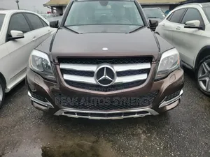 Mercedes-Benz GLK-Class Base GLK 350 4dr AWD 4MATIC (3.5L 6cyl 7A) 2015