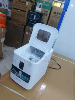 Always Stocked for Parties: The High-Capacity Hisense 12kg Ice Maker