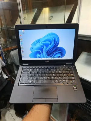 Laptop Dell Latitude 12 7250 8GB Intel Core I5 SSD 256GB
