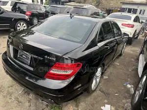 Mercedes-Benz C300 Luxury 4Matic Sedan AWD (3.5L 6cyl 7A) 2013 Black