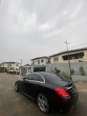 Mercedes-Benz C300 Luxury 4dr AWD 4Matic Sedan (2.0L 4cyl 7A) 2015