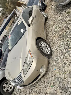 Lexus ES 350 2011 Gold