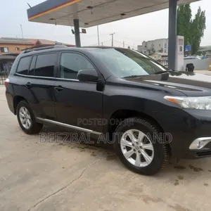 Toyota Highlander SE 2012 Black