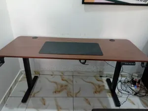 Electric Adjustable Table 1.6 Meter Walnut