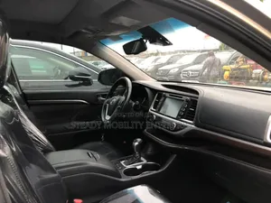 Toyota Highlander Limited Platinum 4dr SUV AWD (3.5L 6cyl 6A) 2014 Gold