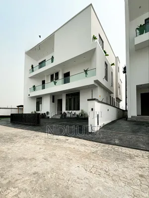 5bdrm Duplex in Chevron for sale