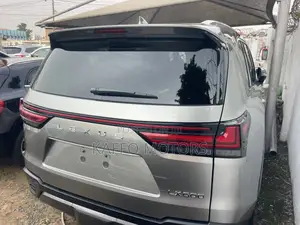 Lexus LX 600 2024 Gold