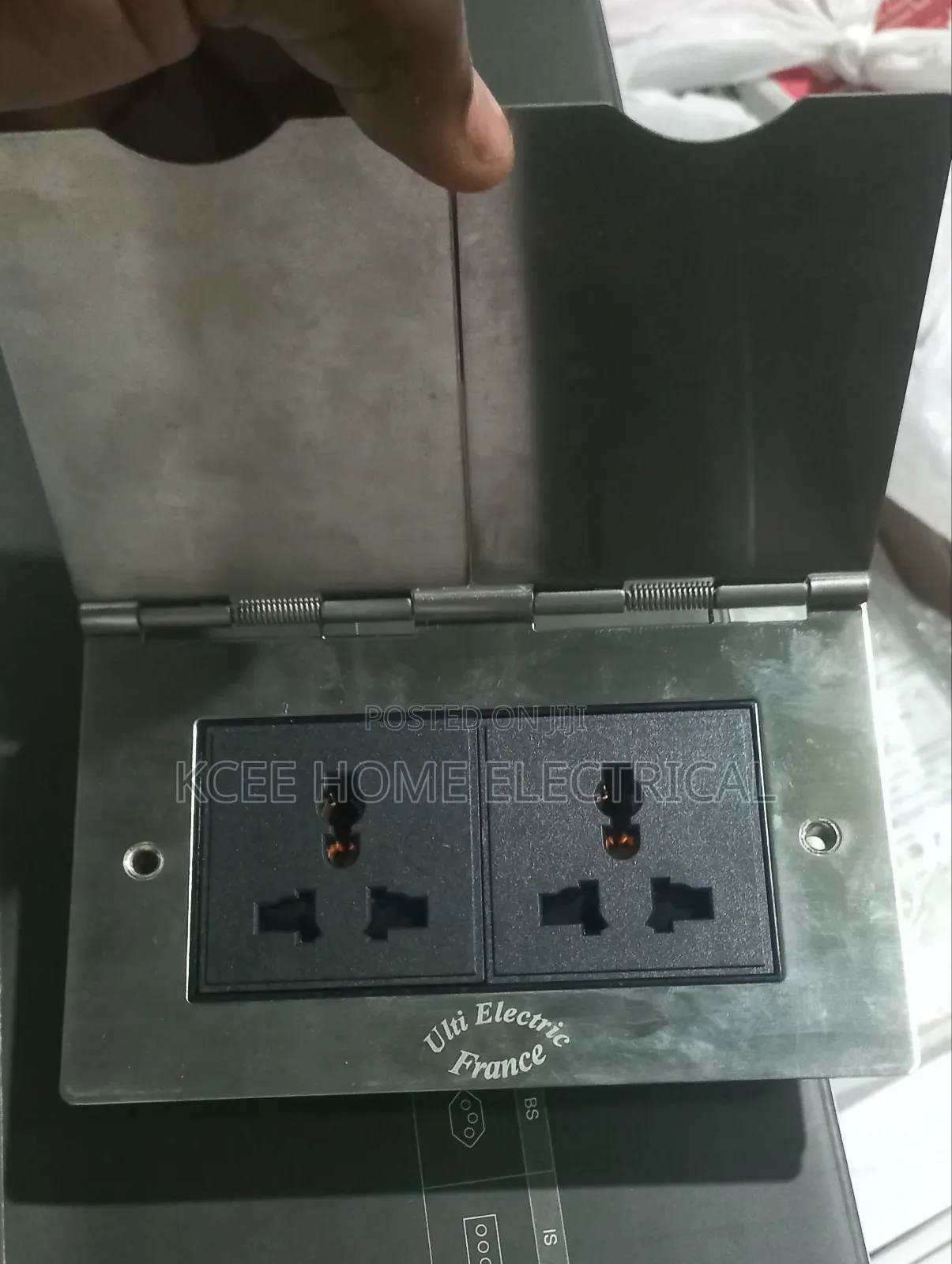 13a Double Floor Power Socket With Cover – Strong Durable