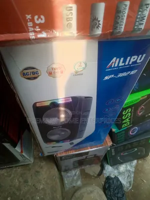 Ailipu Rechargeable Portable Box Speaker With 1 Wire Mic and Remote