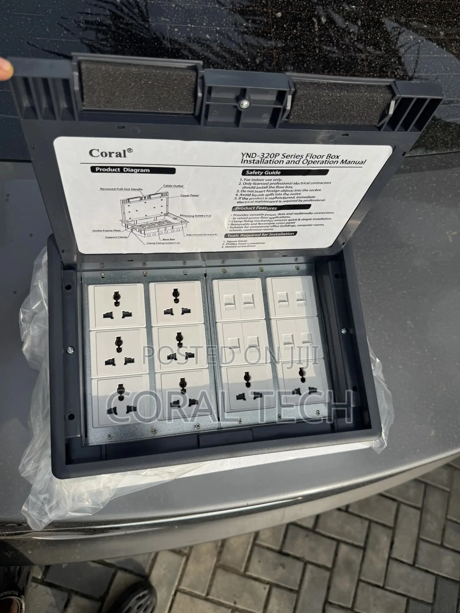 12 Way Floor Socket