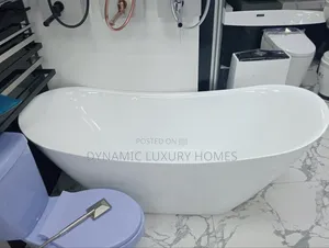 Free Standing Acrylic White Bathtub