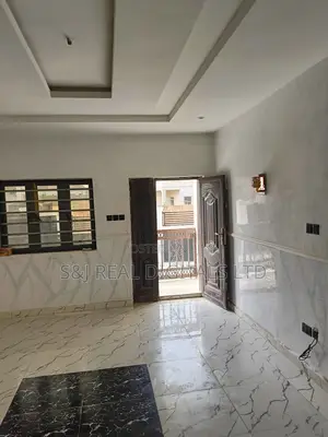 4bdrm Duplex in Idu Industrial for rent