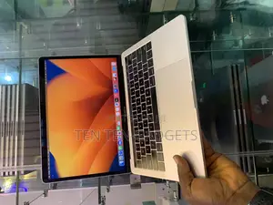 Laptop Apple MacBook Pro 2017 16GB Intel Core i5 SSD 512GB