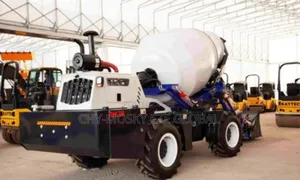Selfload Concrete Mixing Truck (2.5 Cubic)