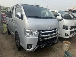 Toyota HiAce 2013 Silver