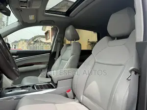 Acura MDX w/Technology & Ent. Pkgs SH-AWD 2017 Silver