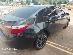 Toyota Corolla S 4dr Sedan (1.8L 4cyl CVT) 2015 Black
