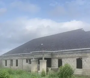 5bdrm Bungalow in Ikangba, Ijebu Ode for sale