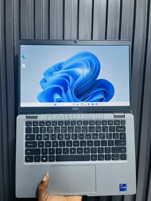 Laptop Dell Latitude 5320 32GB Intel Core i7 SSD 512GB