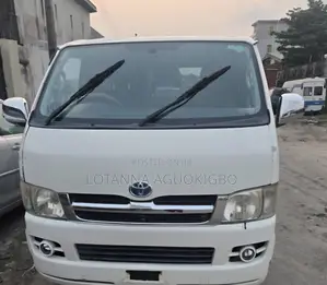 Toyota HiAce 2010 Black