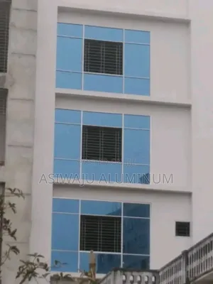 Aluminium Cuttingwall With Open Window