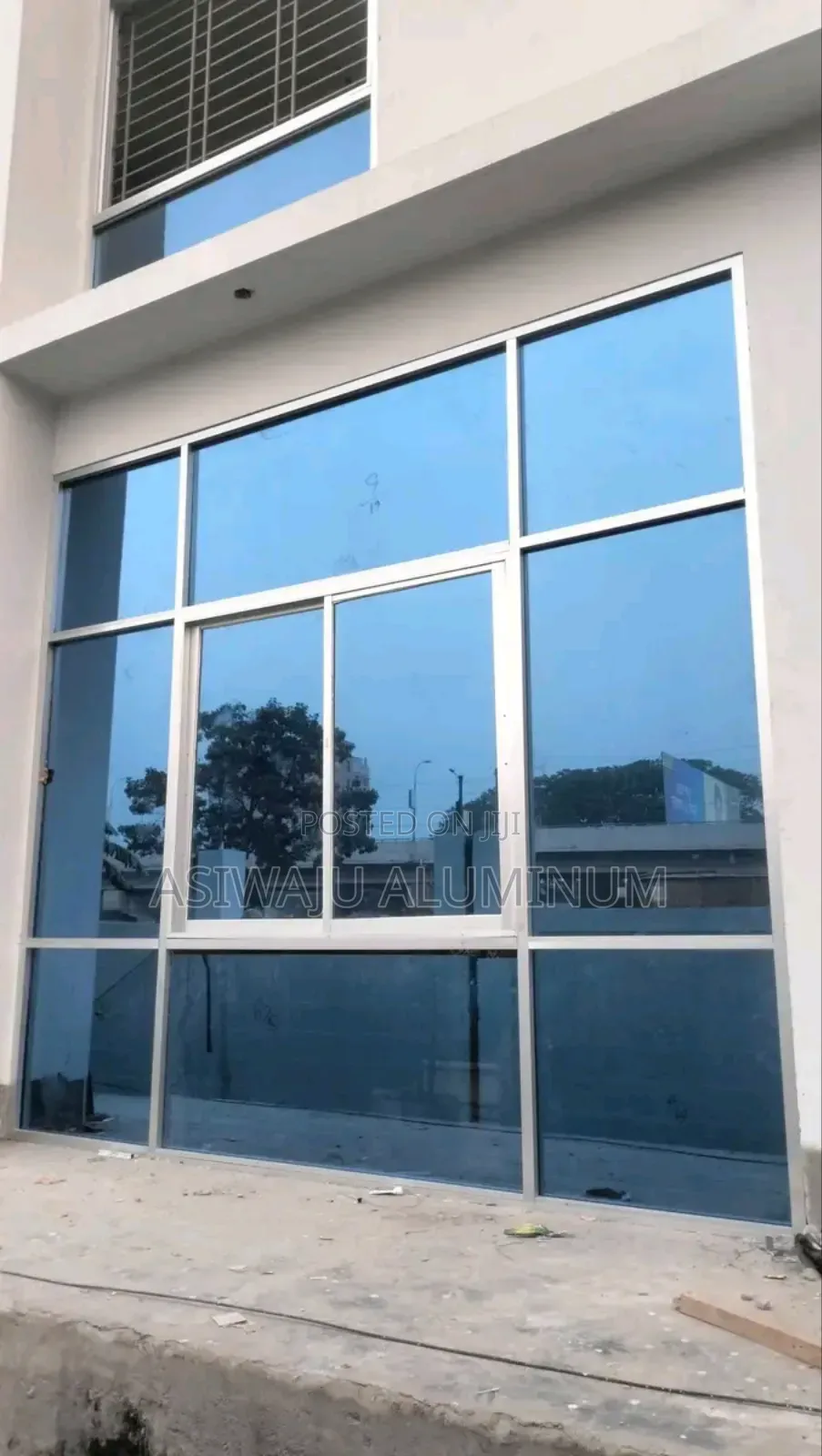 Aluminium Cuttingwall With Open Window