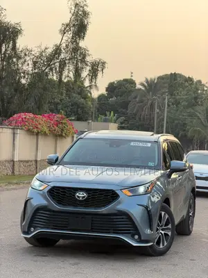 Toyota Highlander 2023 Gray